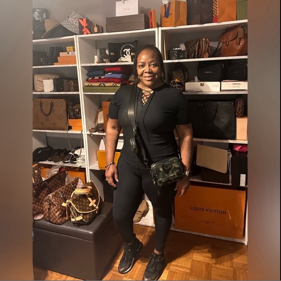 Meet your Posher Alicia - Picture 1 of 13